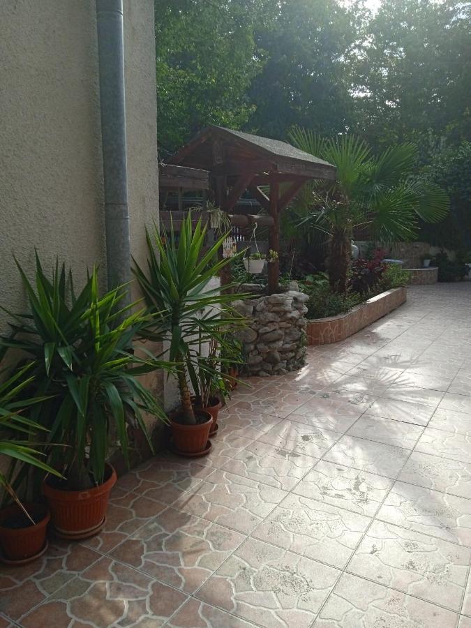 Guest House Urdoviza Kiten  Exterior photo