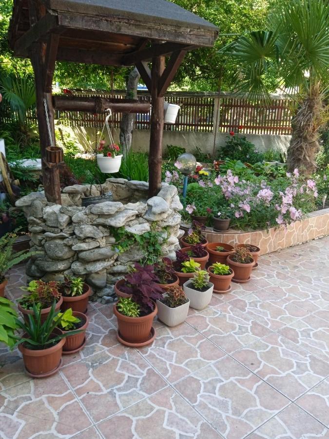 Guest House Urdoviza Kiten  Exterior photo